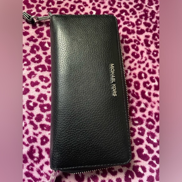 Michael Kors Handbags - MICHAEL KORS WALLET,Michael Kors Black Pebbled Leather Wallet